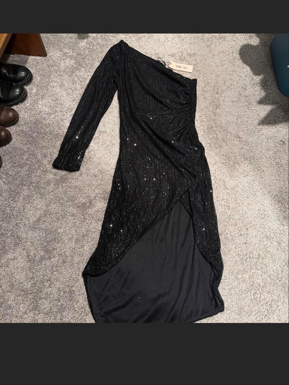 Black Sequin Dress Fits Mor Like A Large